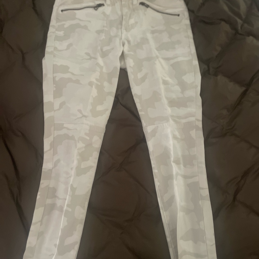 William Rast camo pants - Picture 2 of 6
